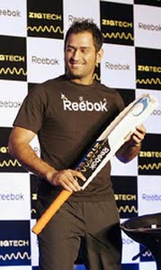 Dhoni's 2011 World Cup winning bat auctioned for Rs 72 lakhs